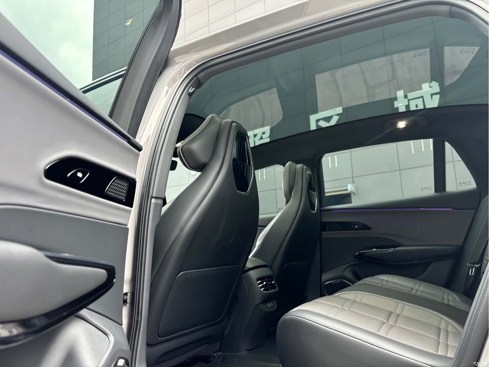 Hongqi H7, 2024 8