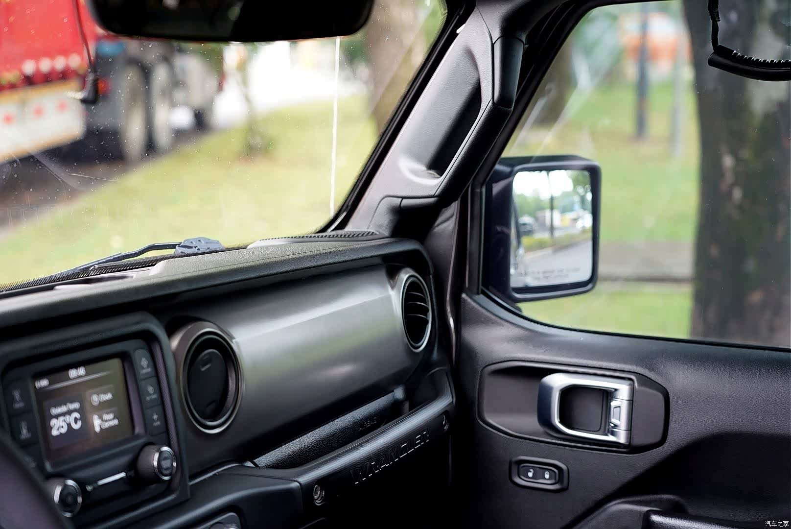 Jeep Wrangler, 2020 11