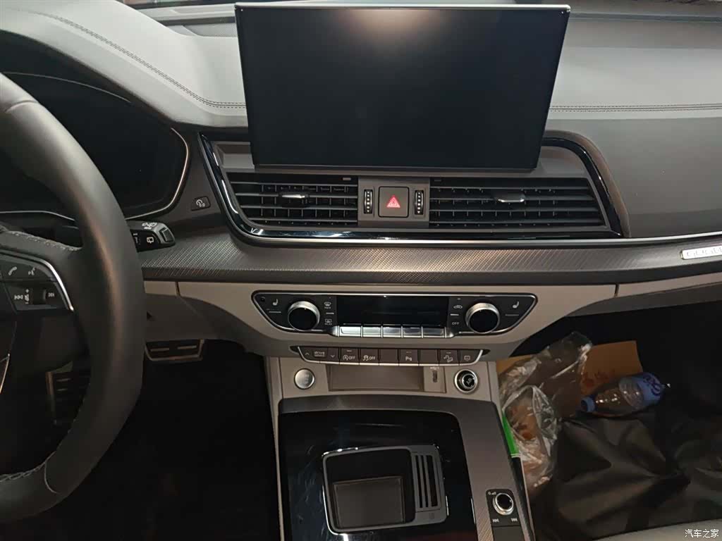 Audi Q5L, 2023 все фото