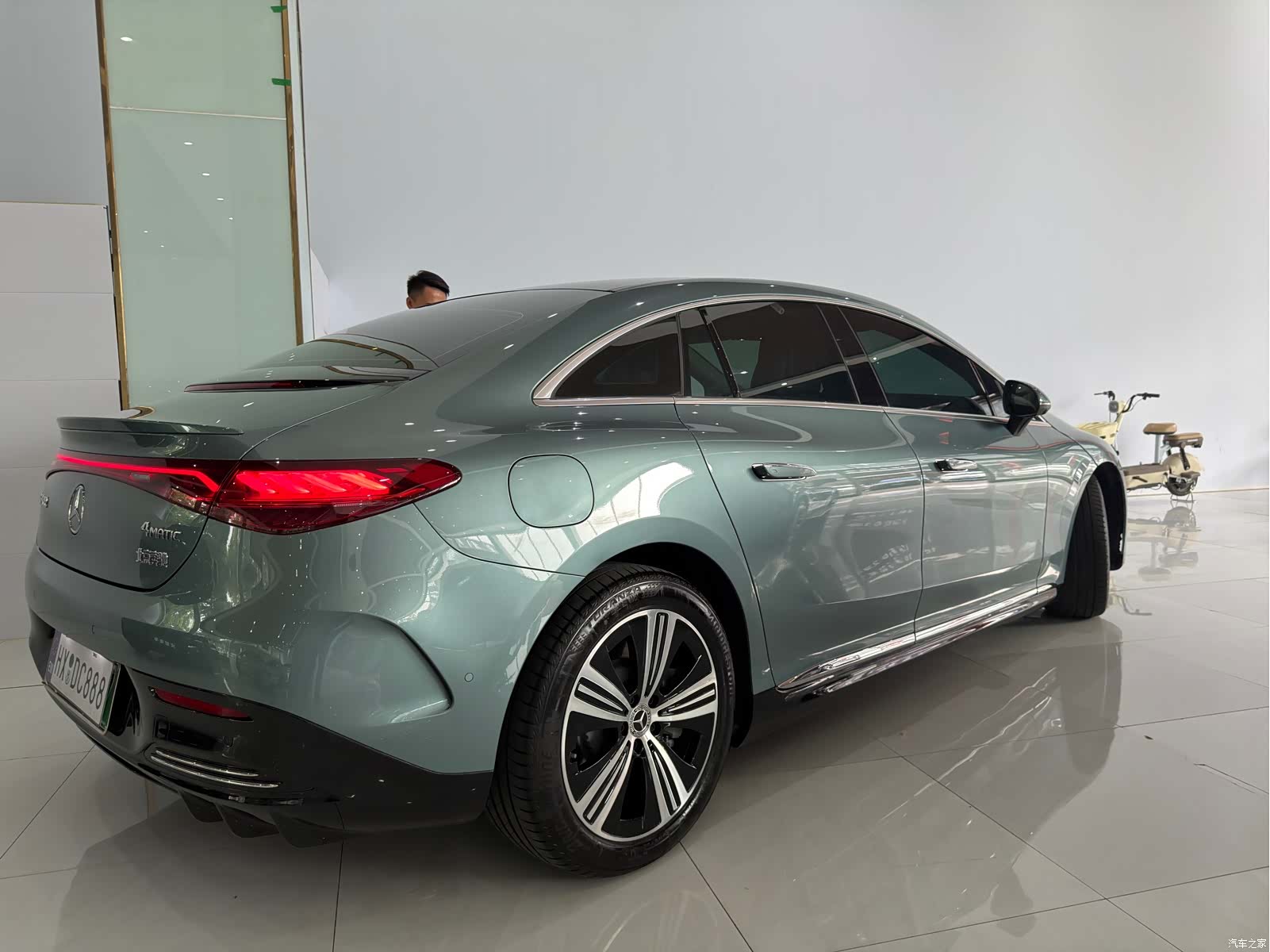 Mercedes-Benz EQE, 2025 16