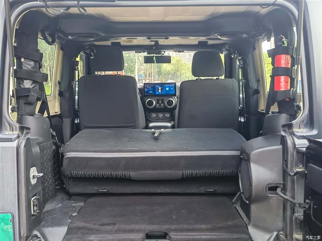 Jeep Wrangler, 2011 12