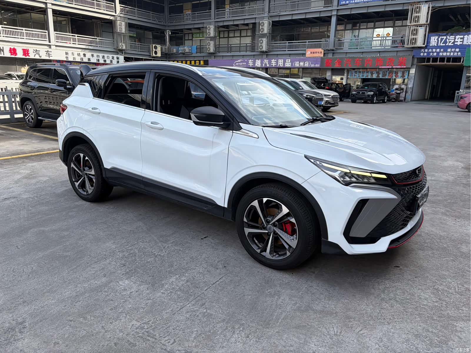 Geely Coolray, 2022 3
