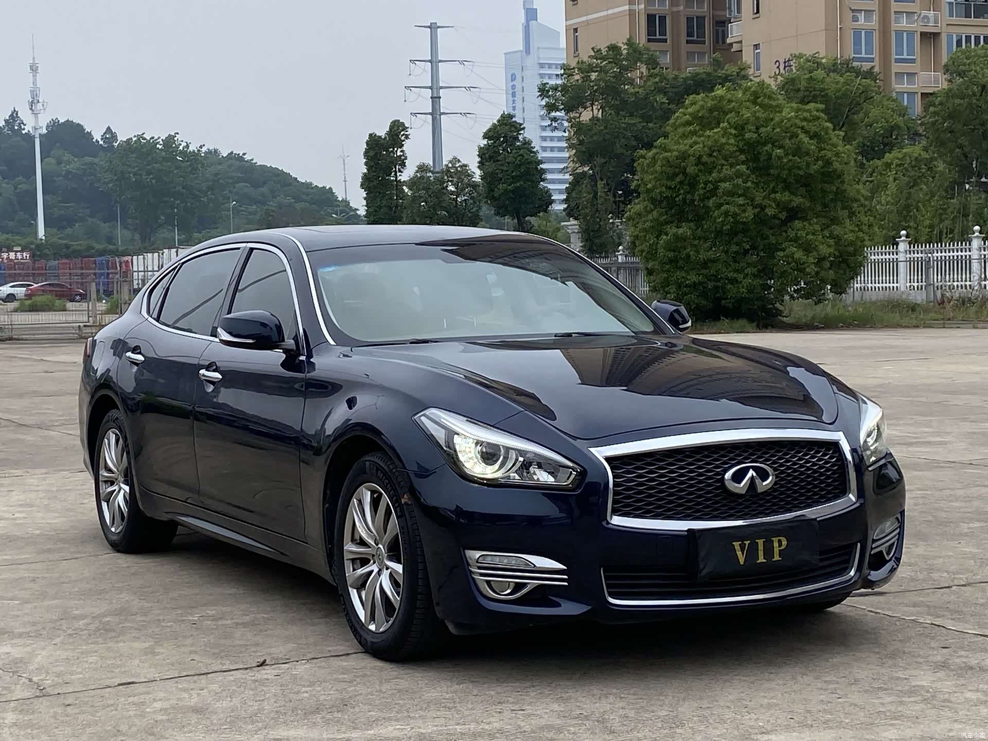 Infiniti Q70, 2016 3