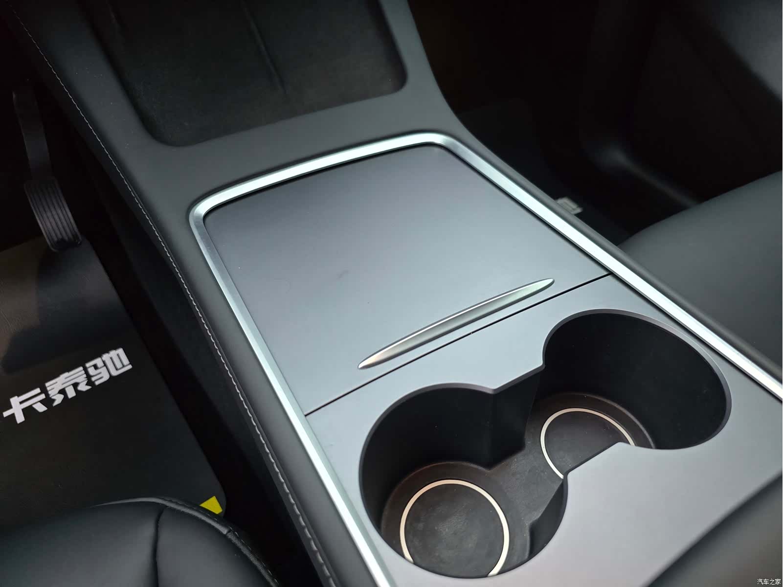 Tesla Model Y, 2023 25