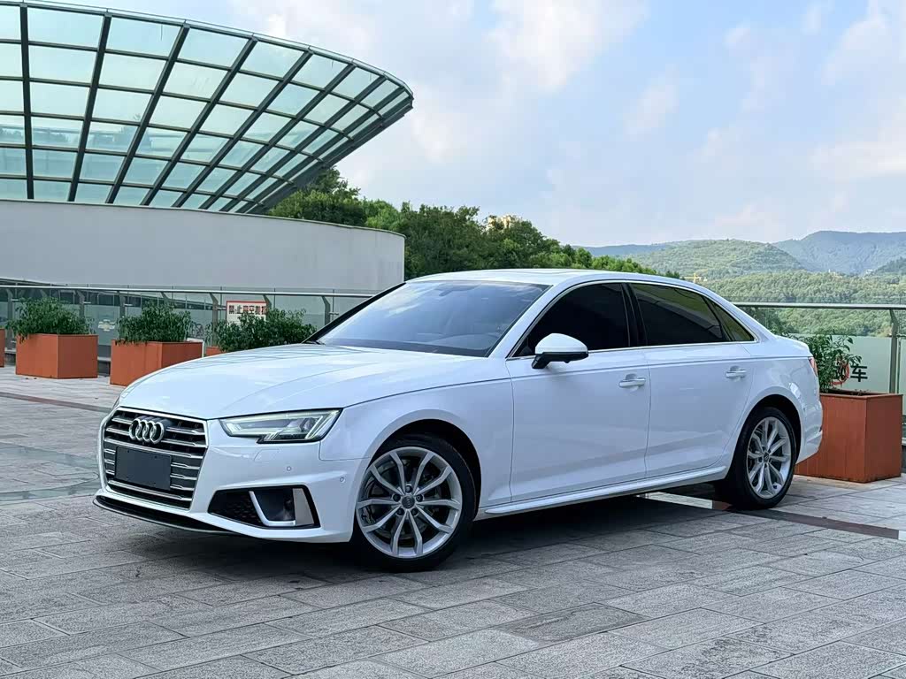Audi A4L 2019 40 TFSI Fashion VI