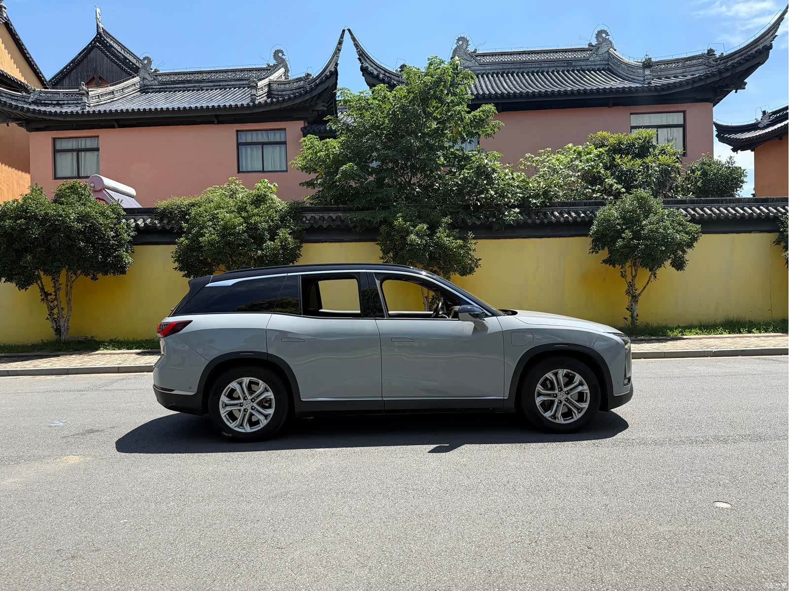 NIO ES8, 2020 4