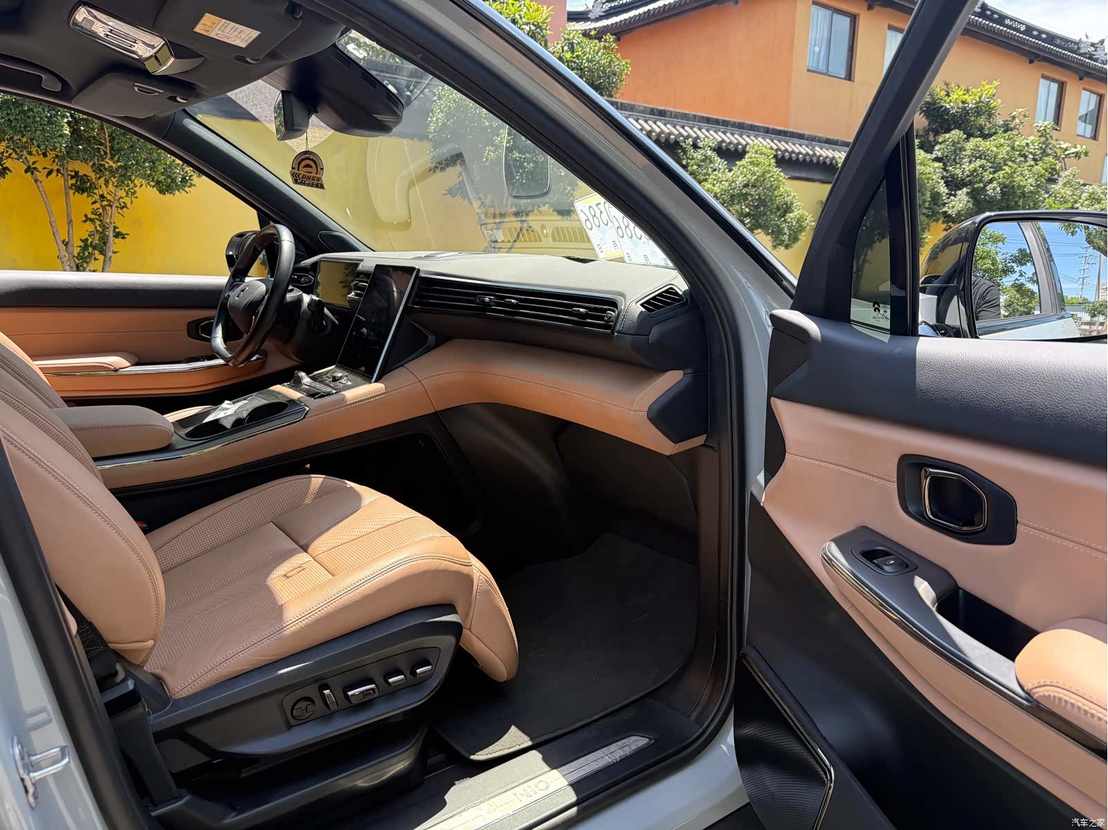 NIO ES8, 2020 13