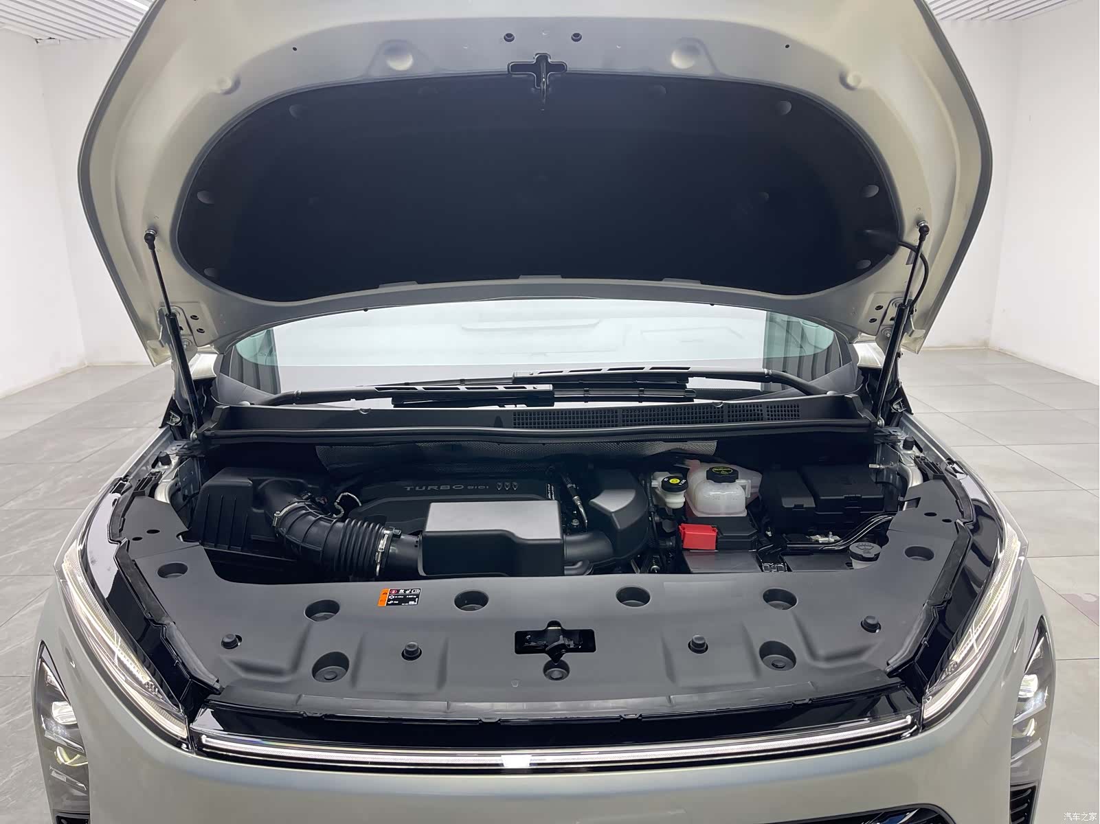 Buick GL8, 2025 9