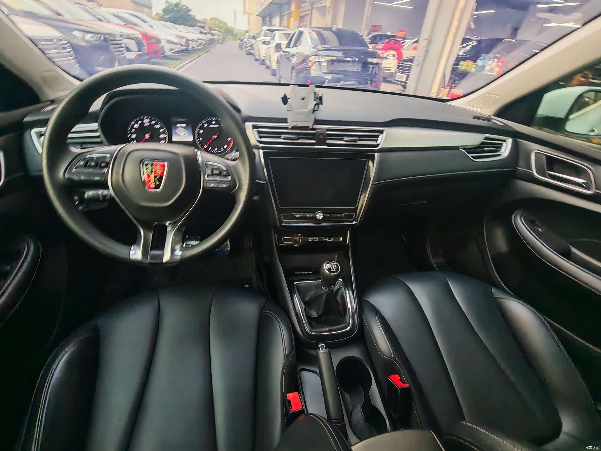 Roewe i5, 2019 6