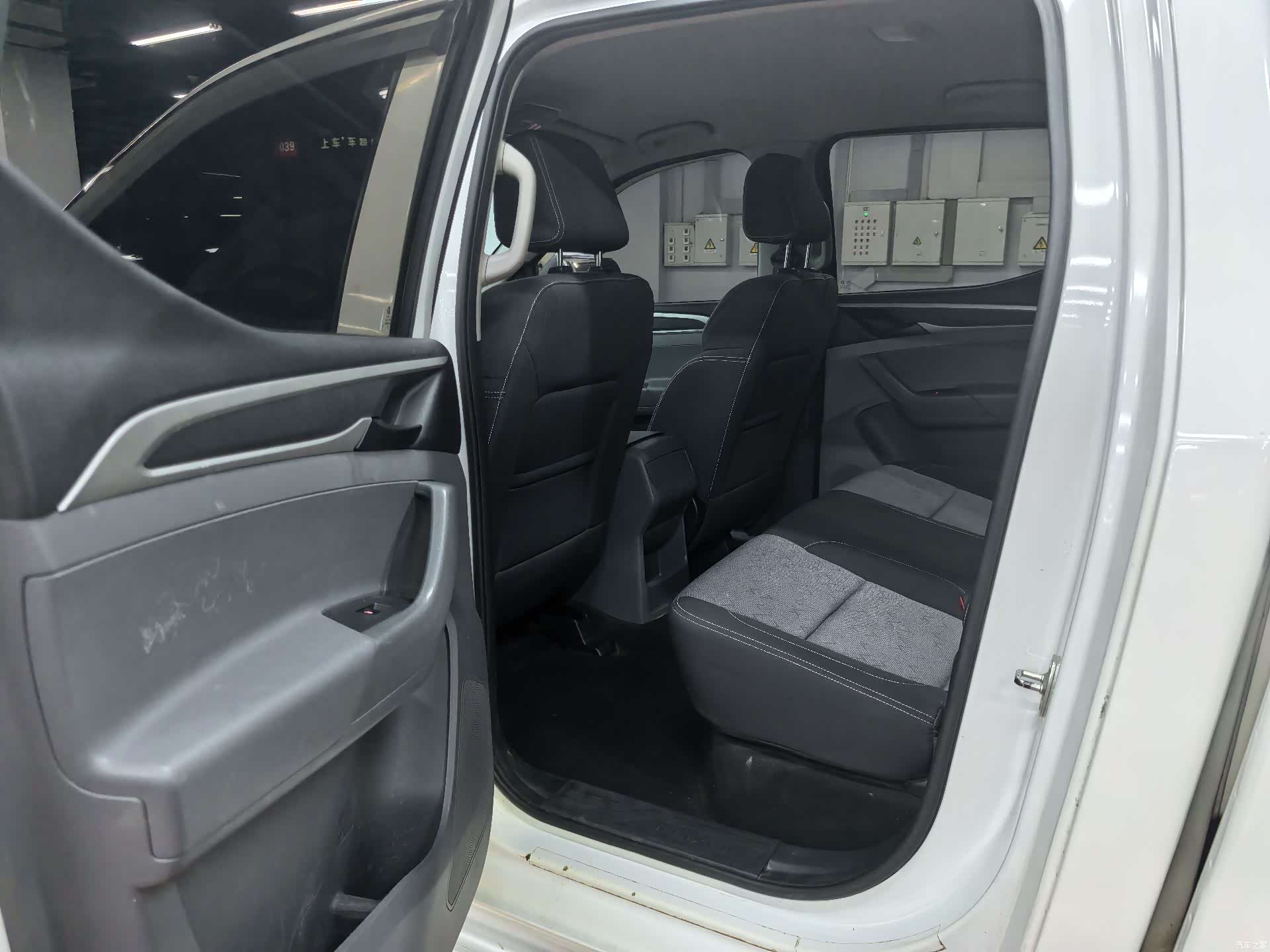 Maxus T60, 2021 15