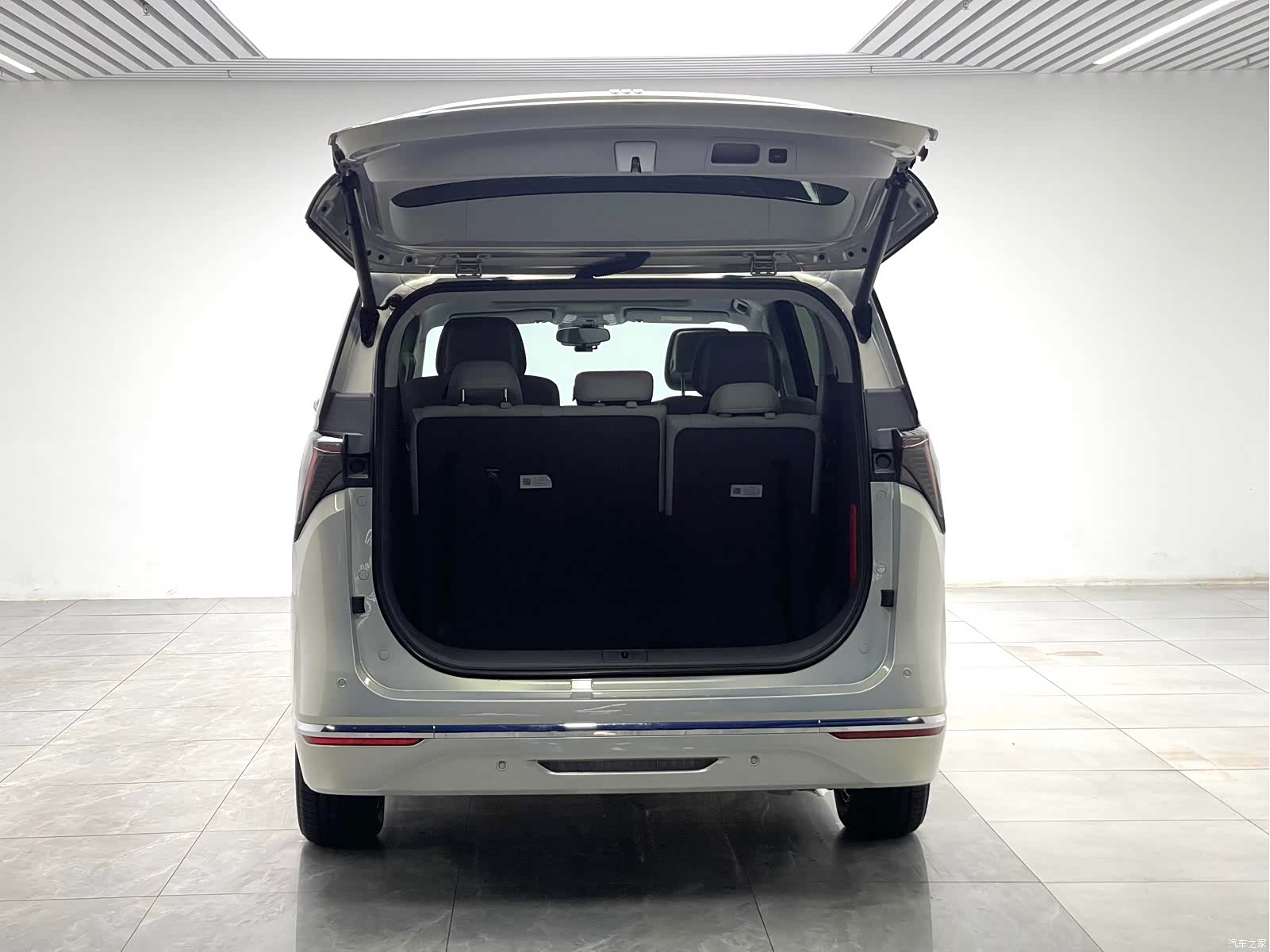 Buick GL8, 2025 10