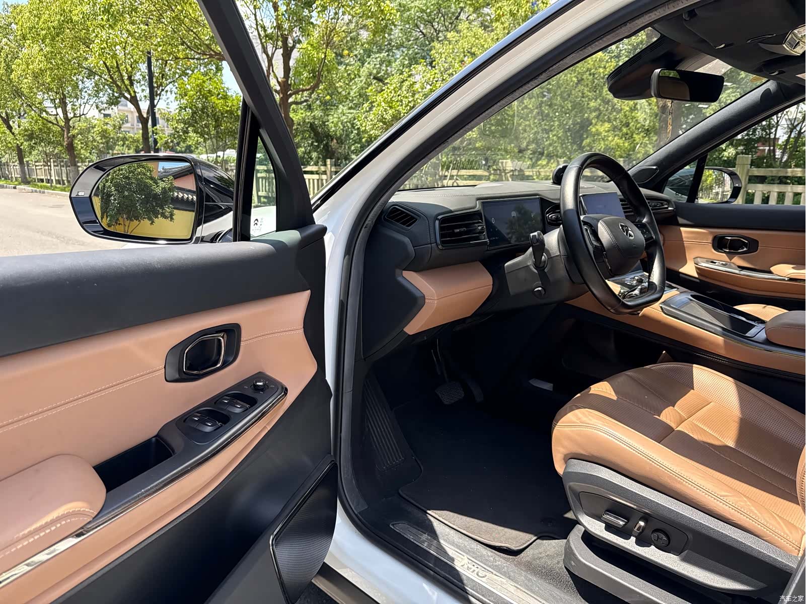 NIO ES8, 2021 10