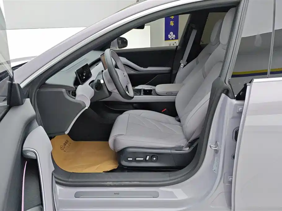 NIO ET5