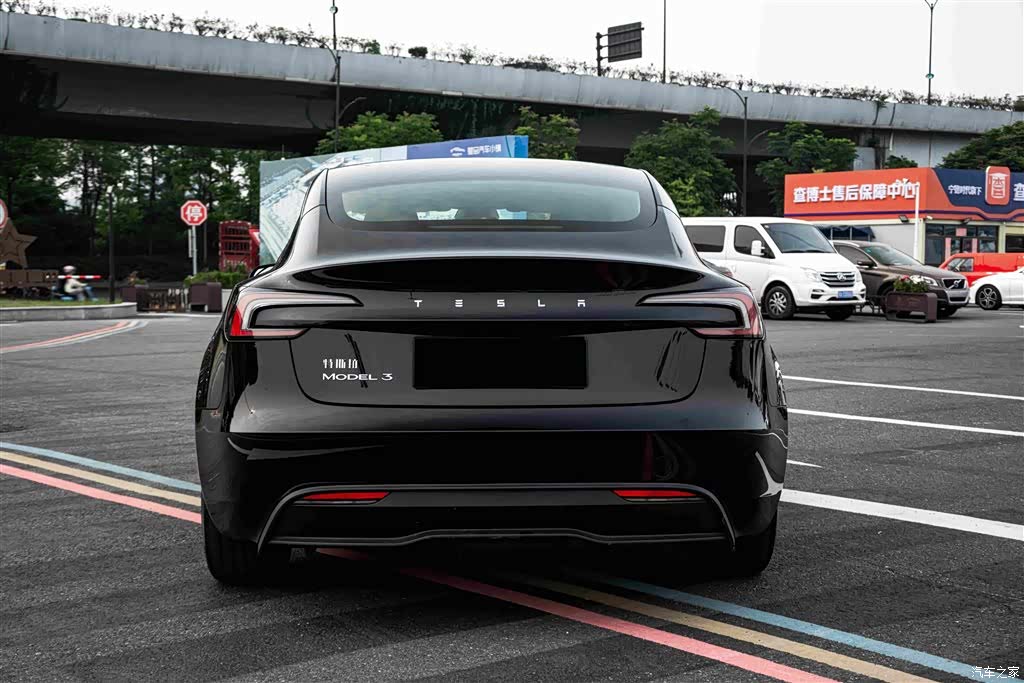 Tesla Model 3, 2024 7