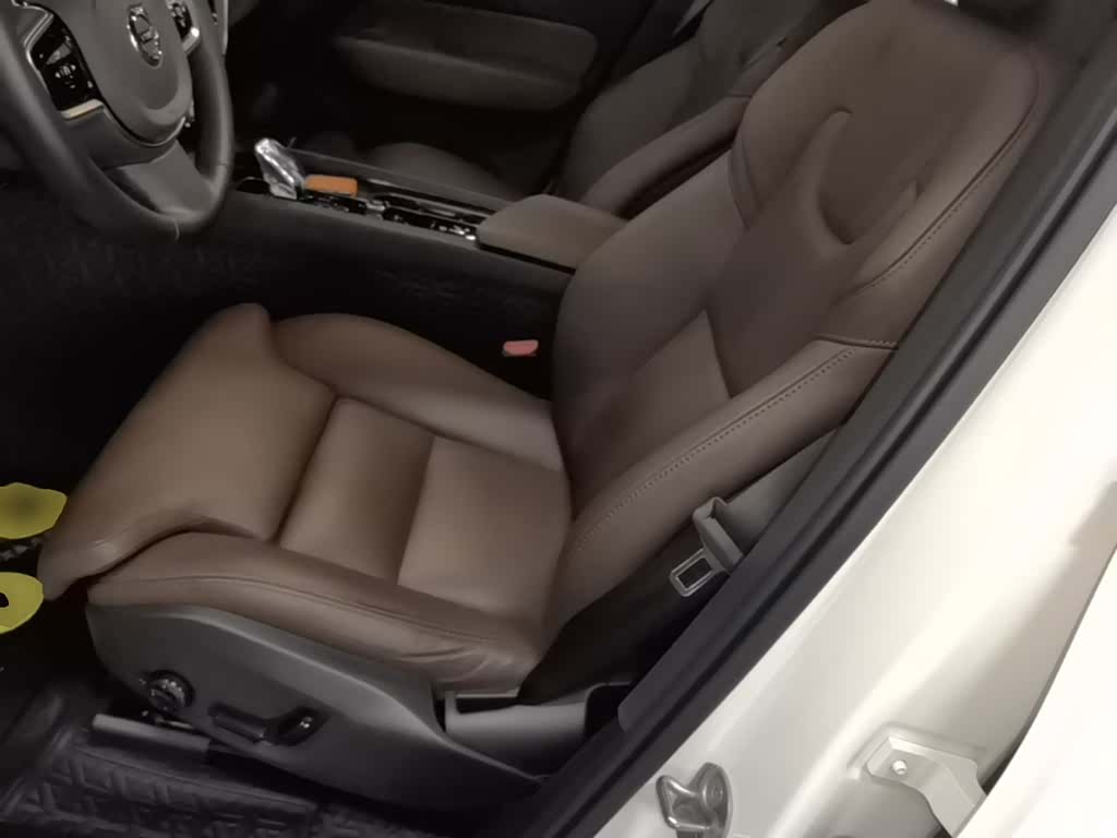Volvo XC60, 2025 15