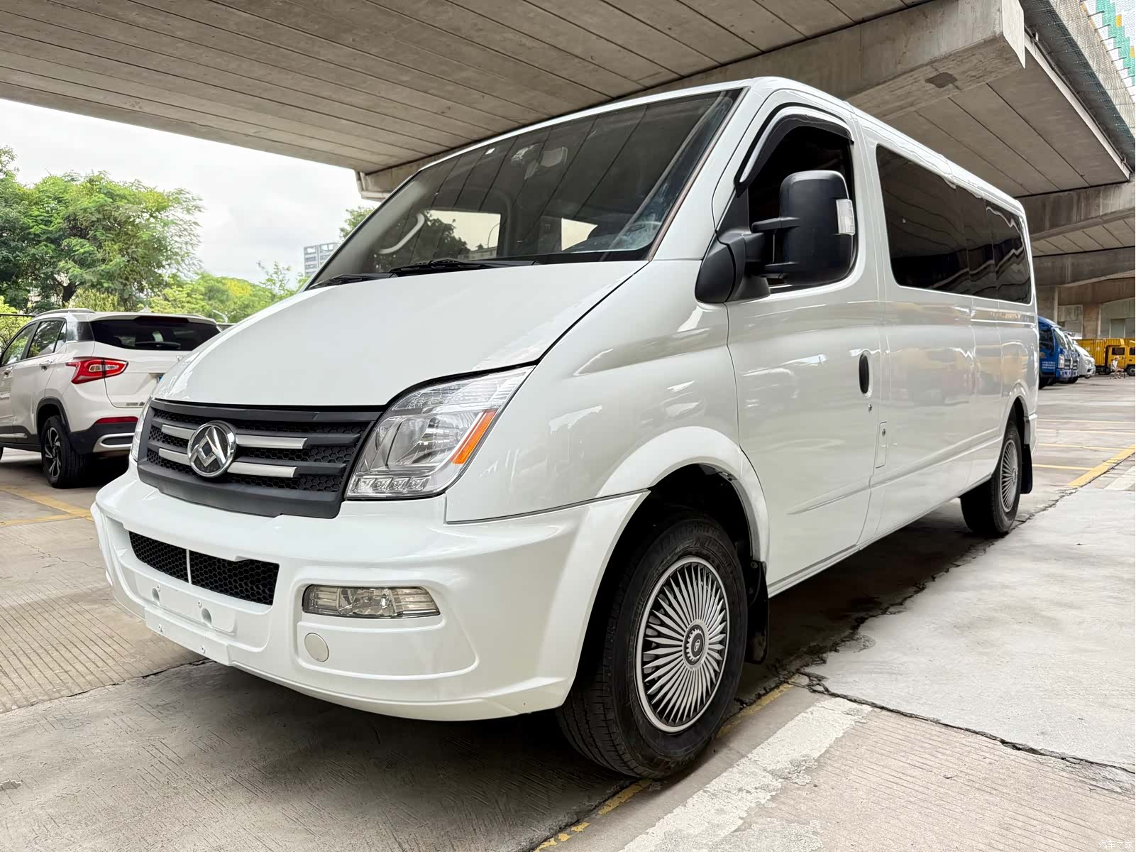 Maxus V80, 2023 1