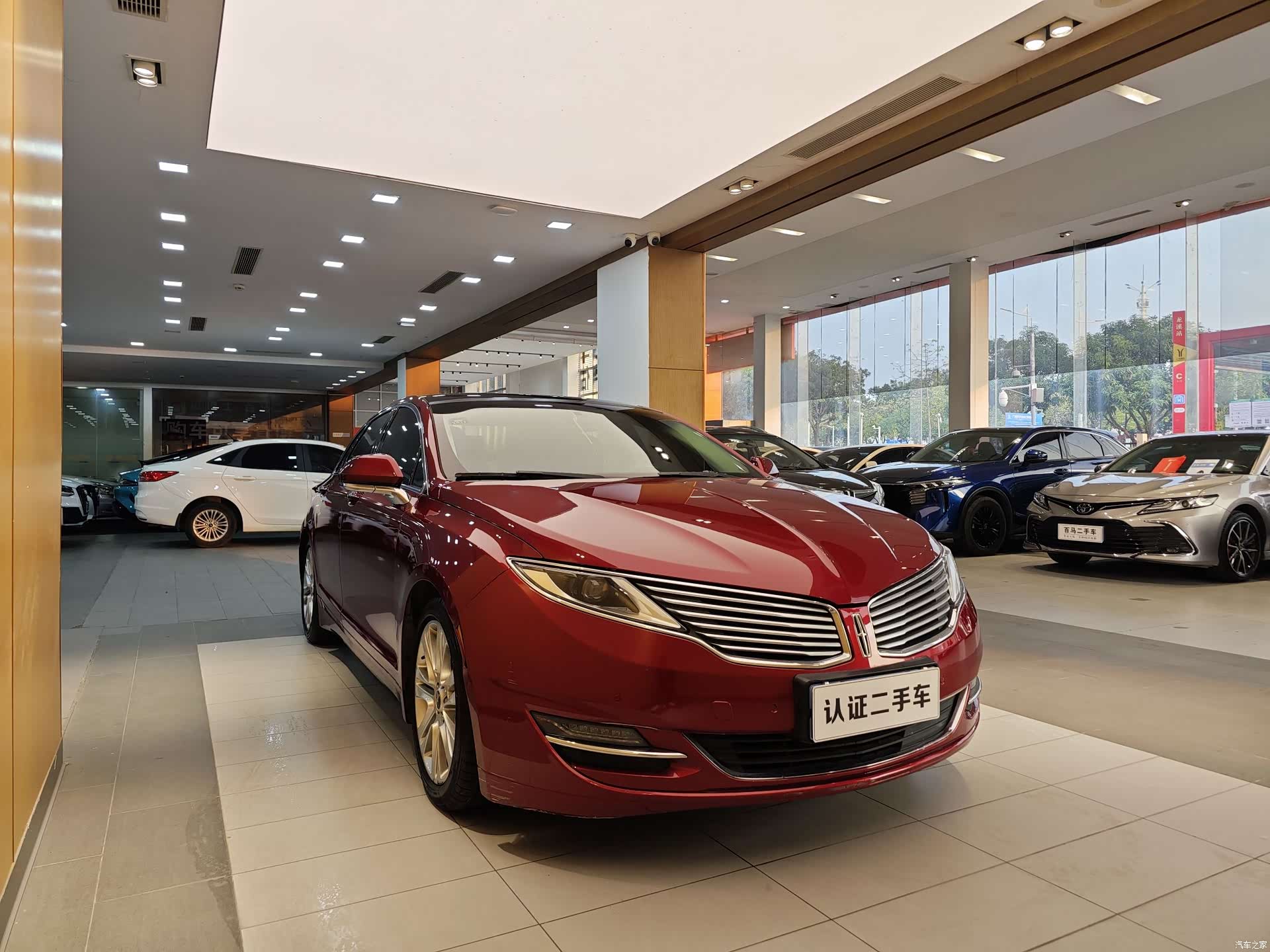 Lincoln MKZ, 2015 4