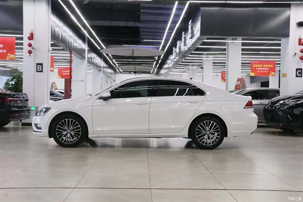 Volkswagen Lamando, 2017 3