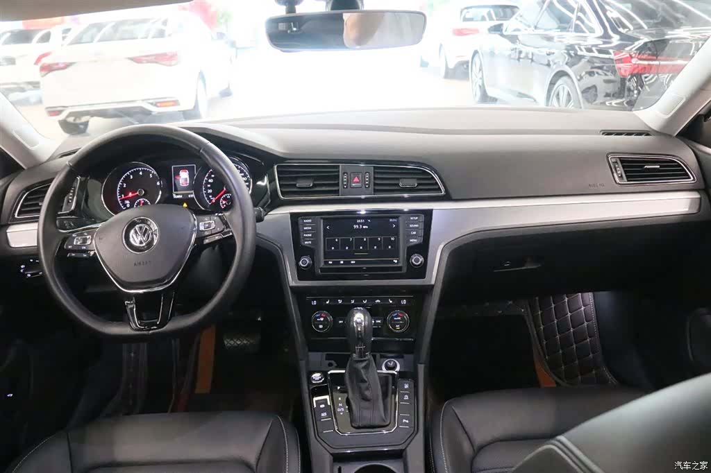 Volkswagen Lamando, 2017 все фото