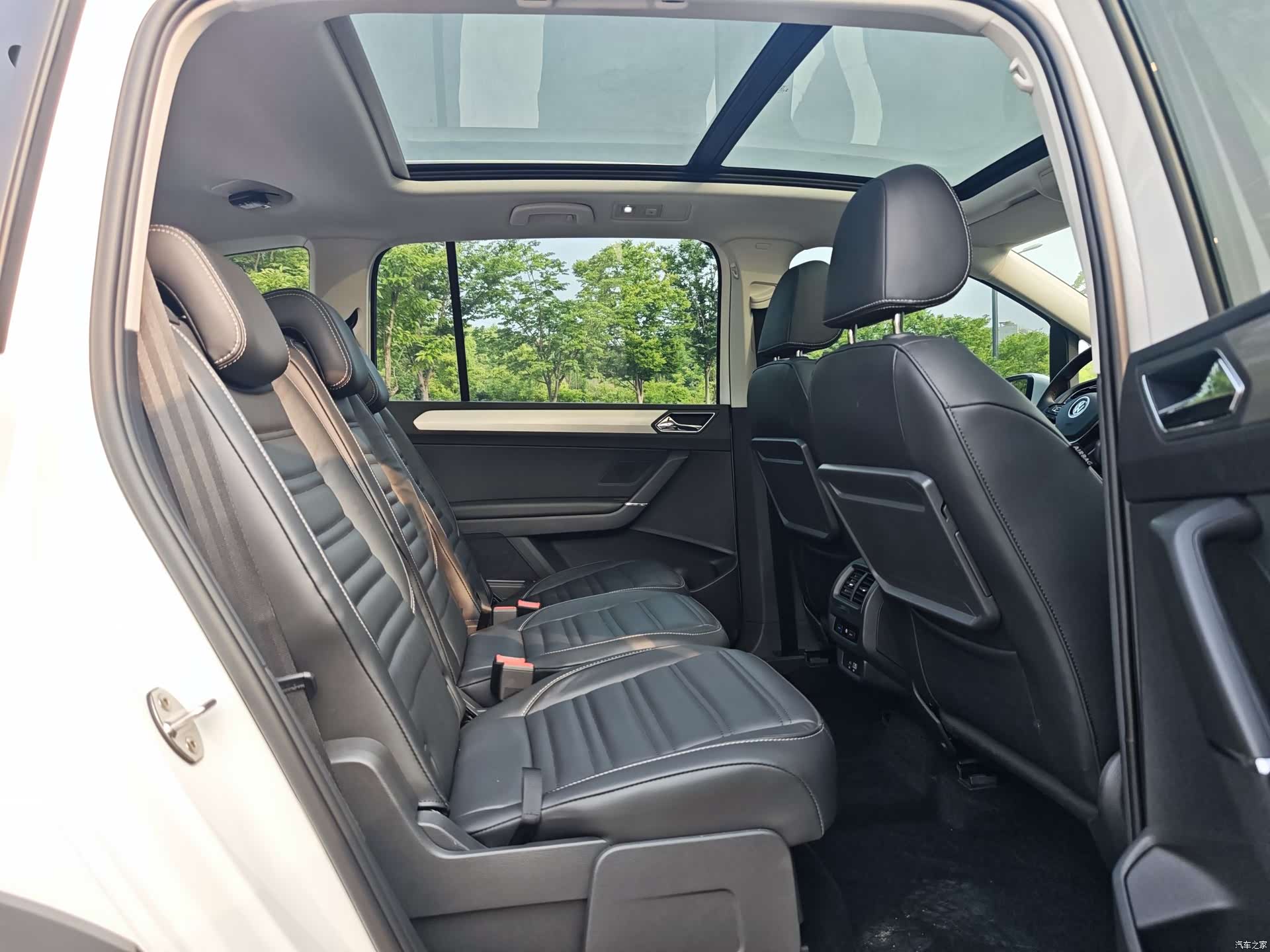 Volkswagen L, 2023 26