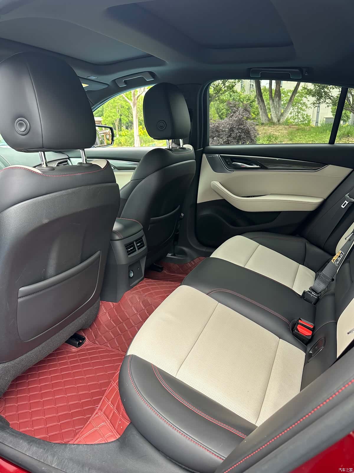 Cadillac CT5, 2022 все фото