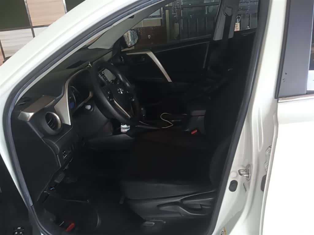 Toyota RAV4, 2015 15