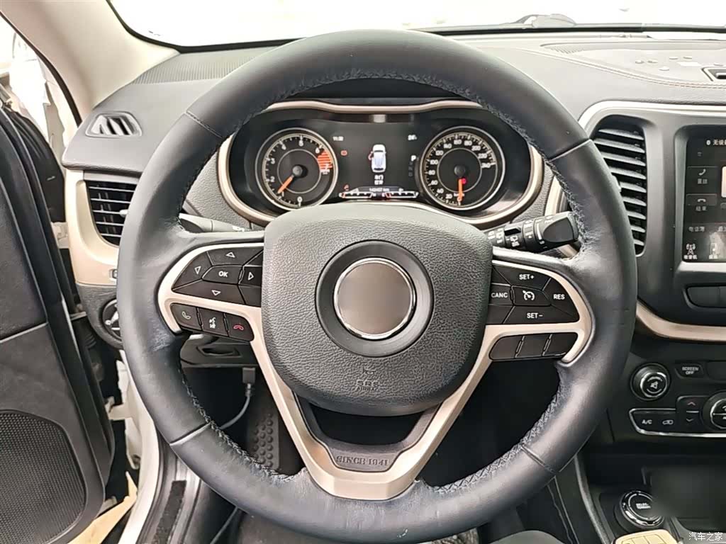 Jeep Cherokee, 2018 11