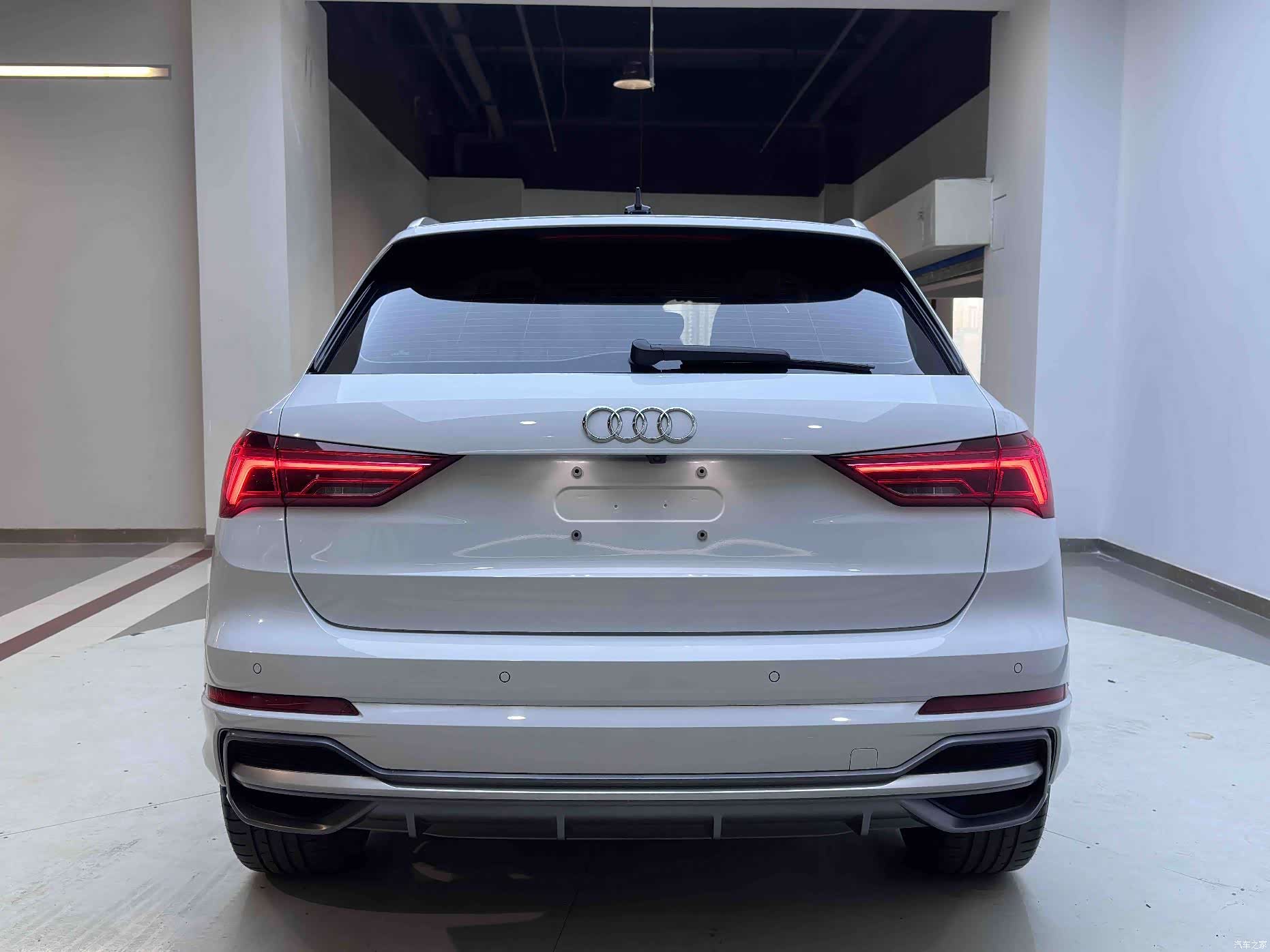 Audi Q3, 2022 4