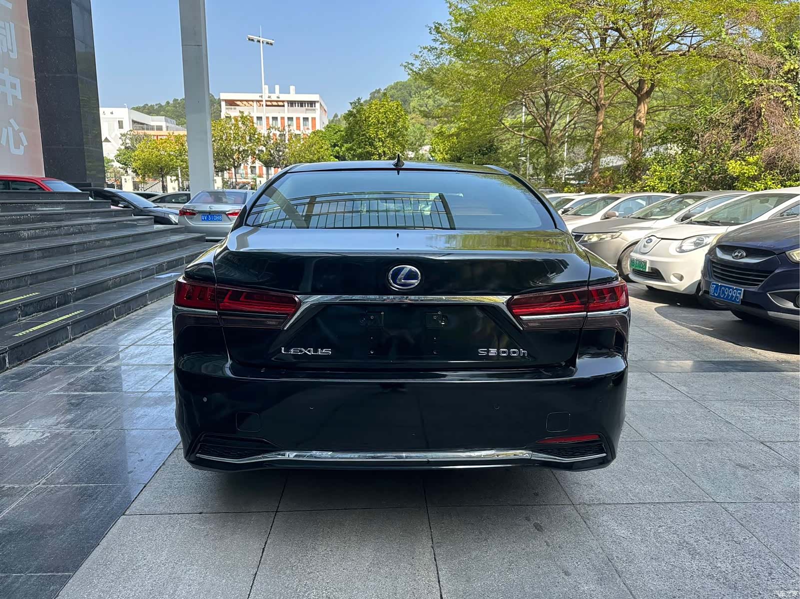 Lexus LS, 2019 8