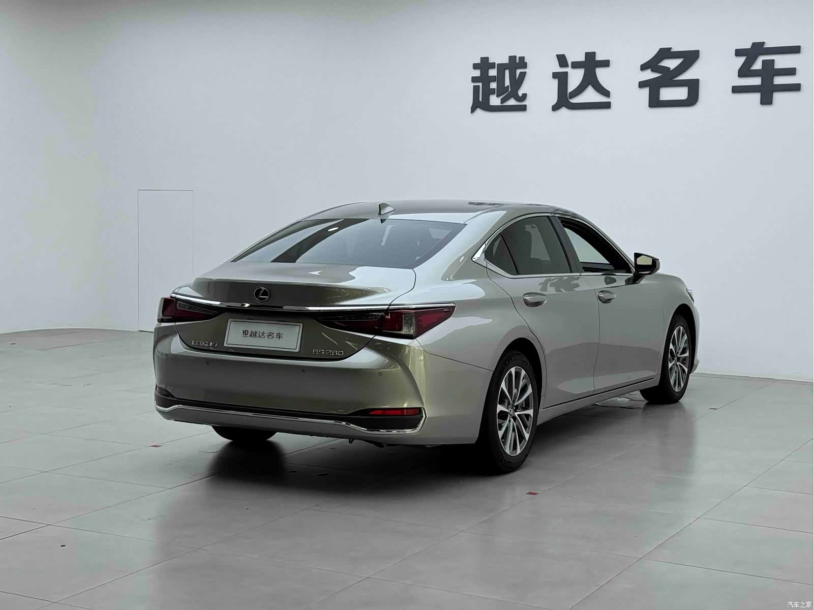 Lexus ES, 2022 21