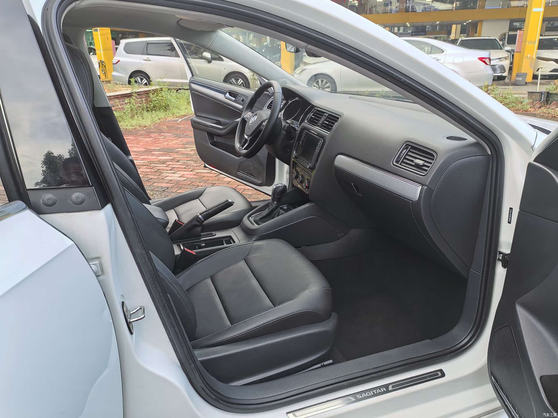 Volkswagen Sagitar, 2018 12