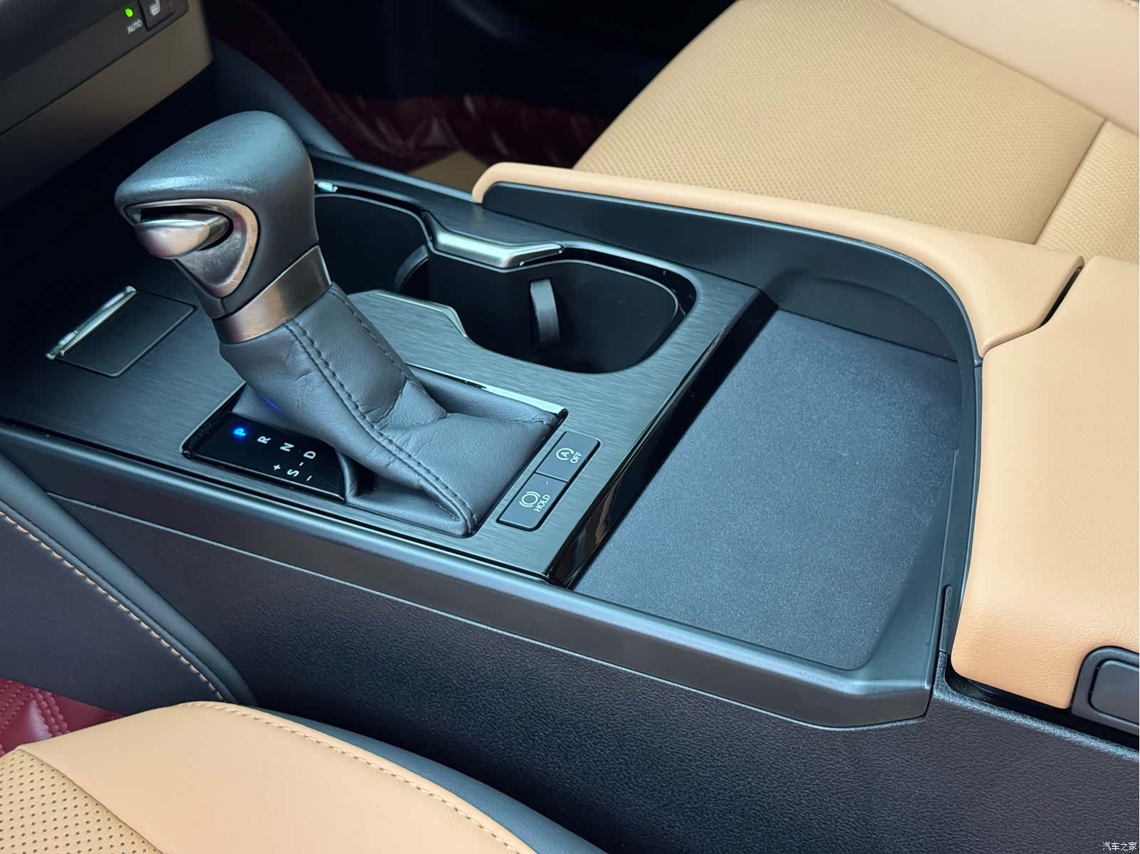 Lexus ES, 2023 13