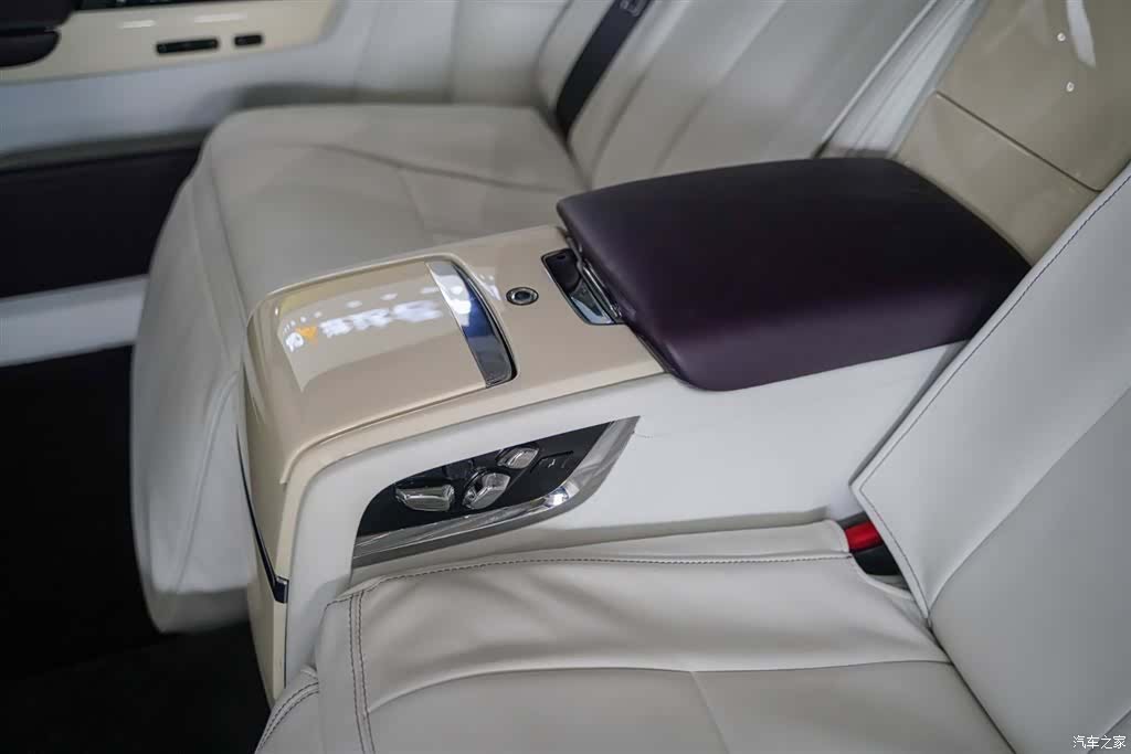 Rolls-Royce Phantom, 2019 15