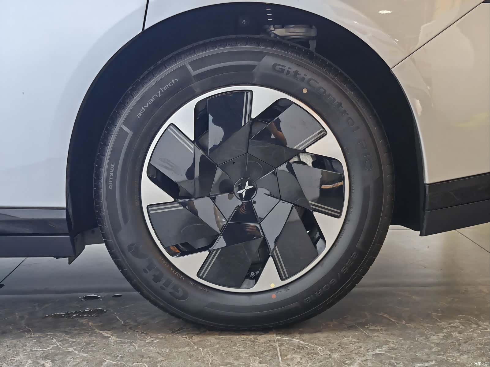 Xpeng P7, 2025 9