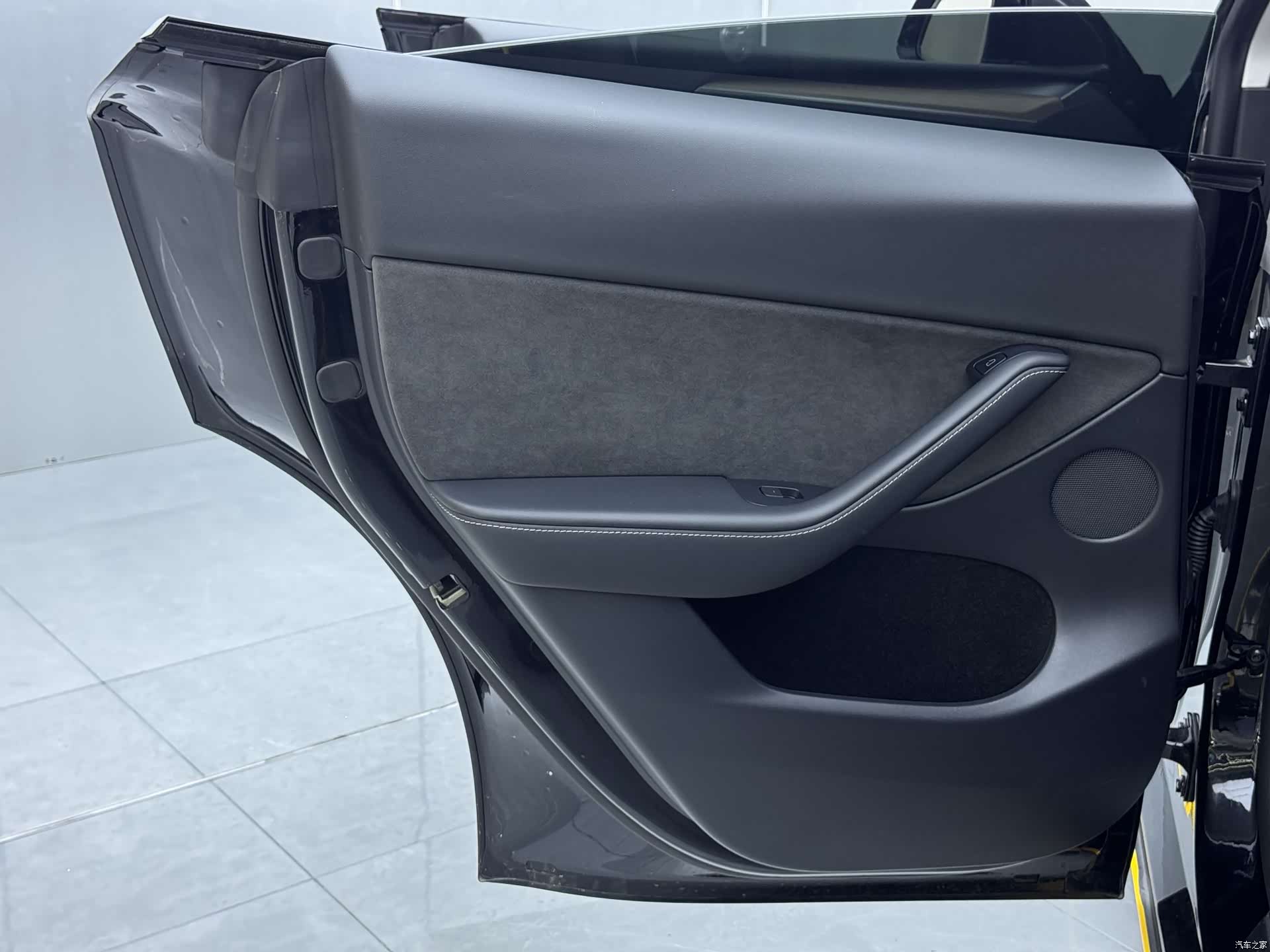 Tesla Model Y, 2022 19