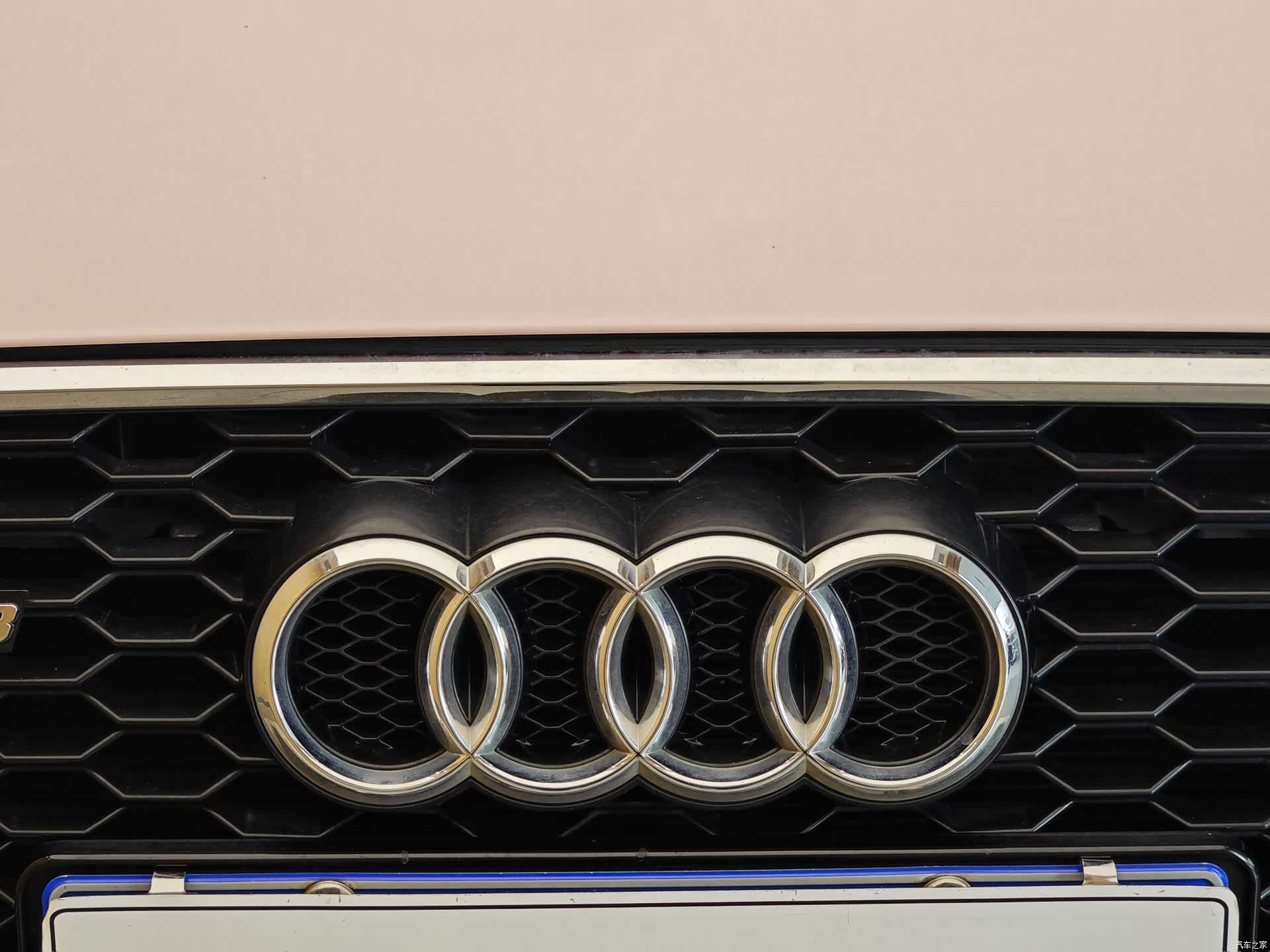 Audi Q3, 2019 3
