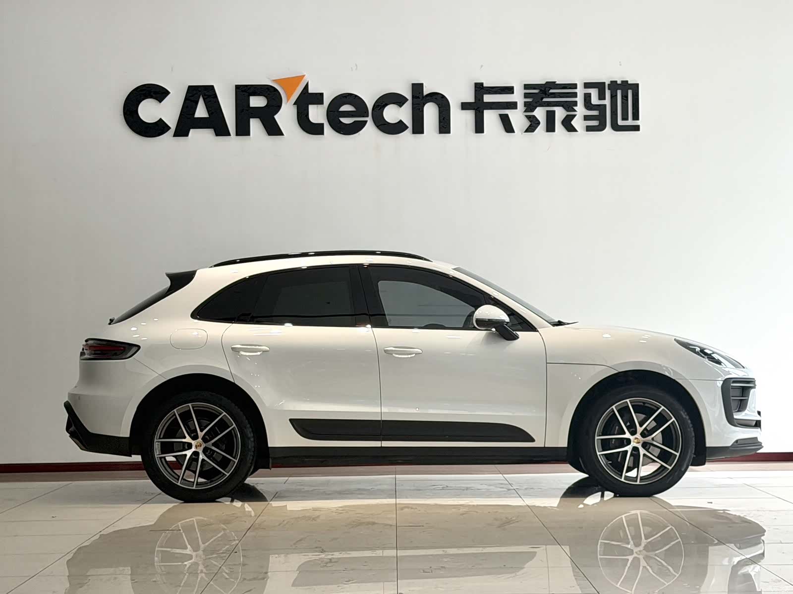 Porsche Macan, 2024 все фото