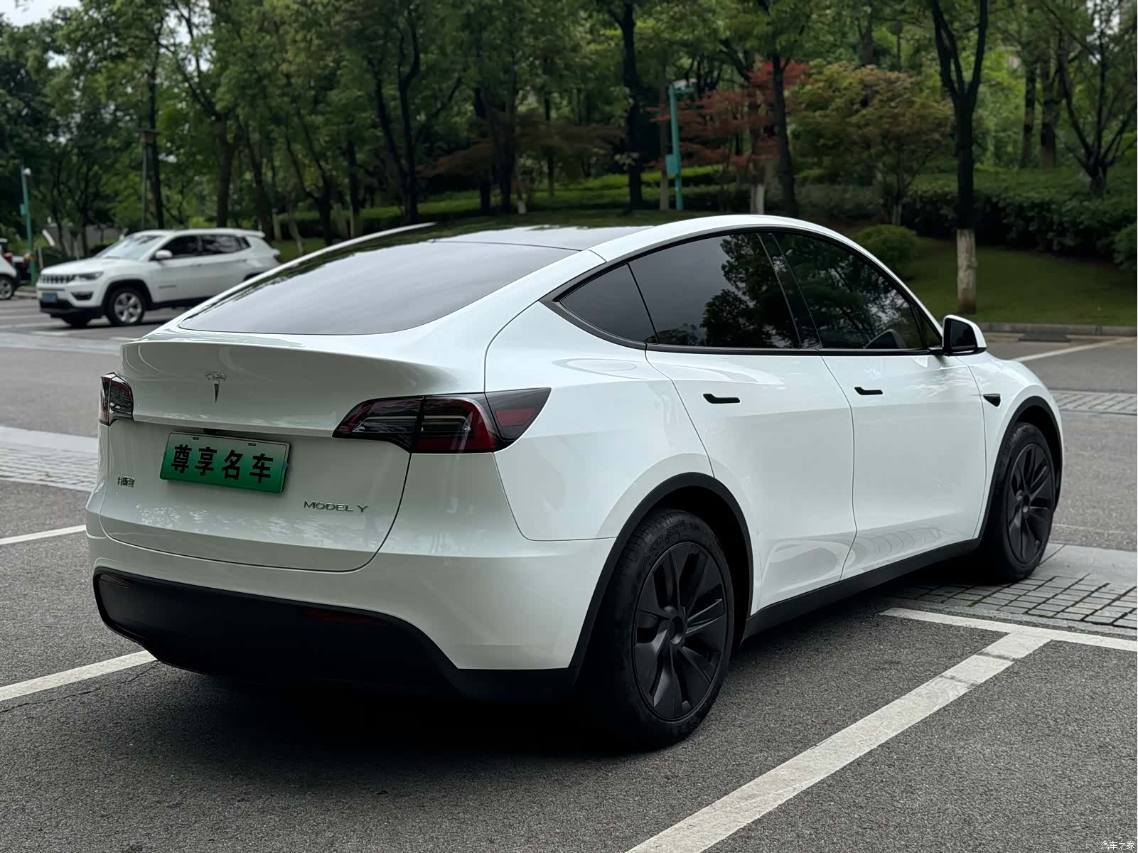 Tesla Model Y, 2024 6