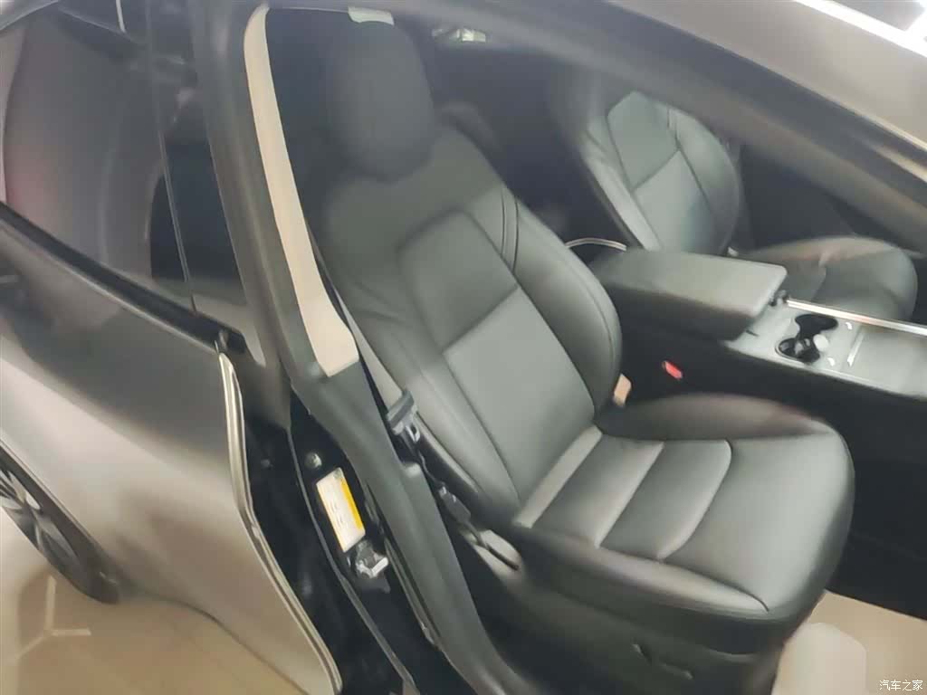 Tesla Model Y, 2022 25