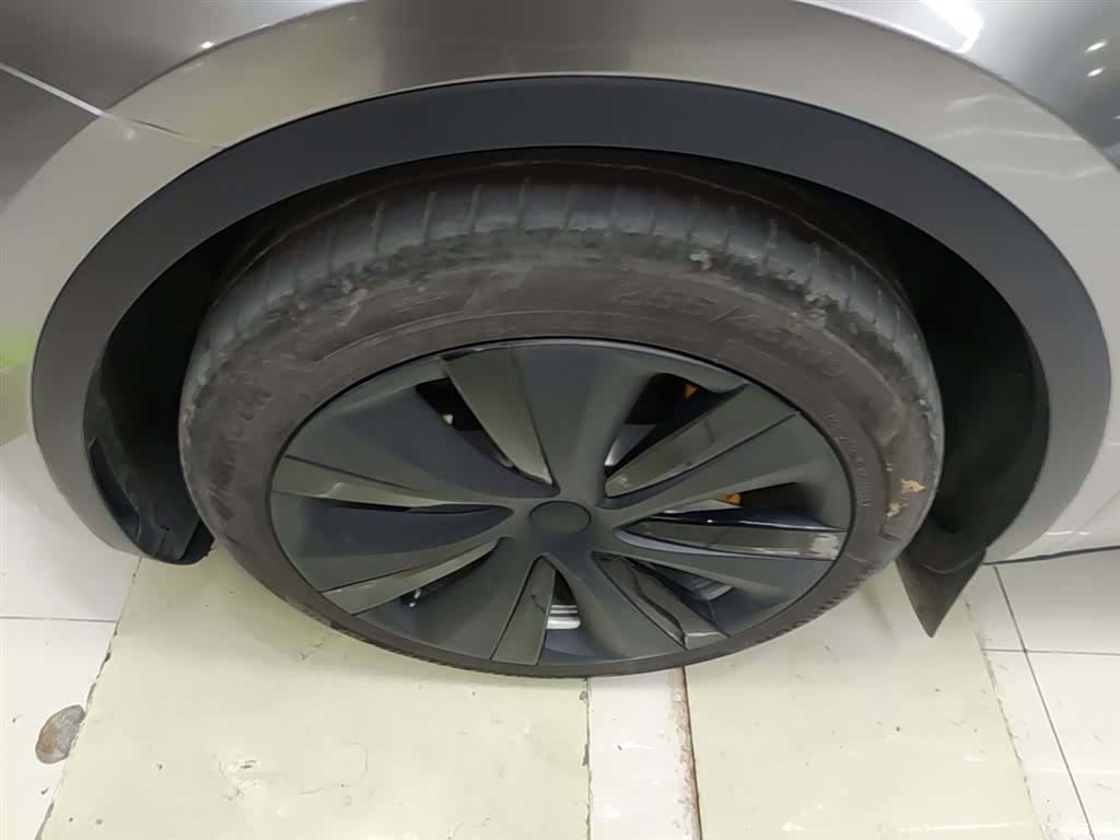 Tesla Model Y, 2022 23