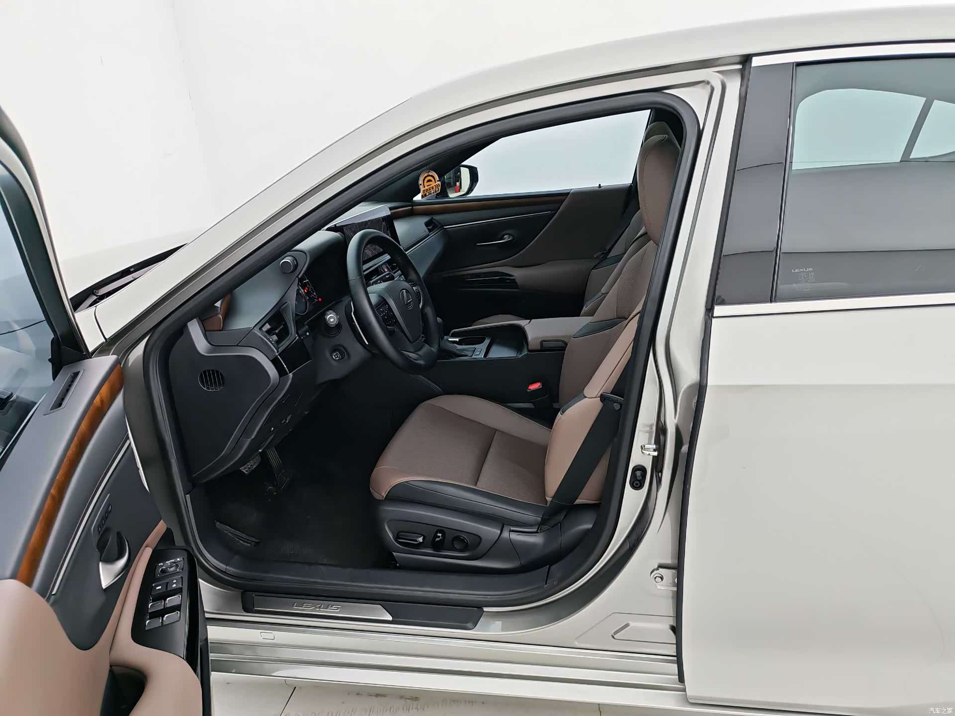 Lexus ES, 2024 10