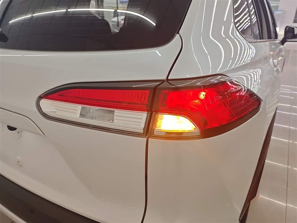 Toyota Corolla Sharp amplifier