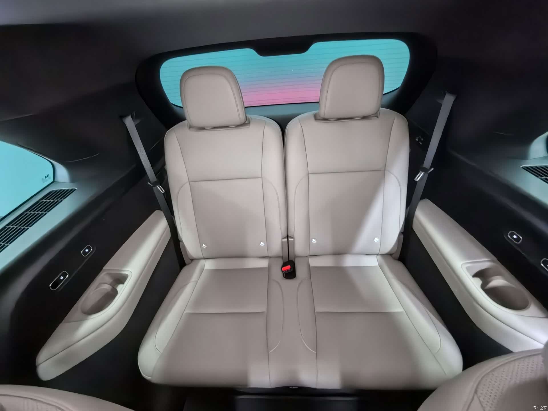 Li Auto L8, 2025 11