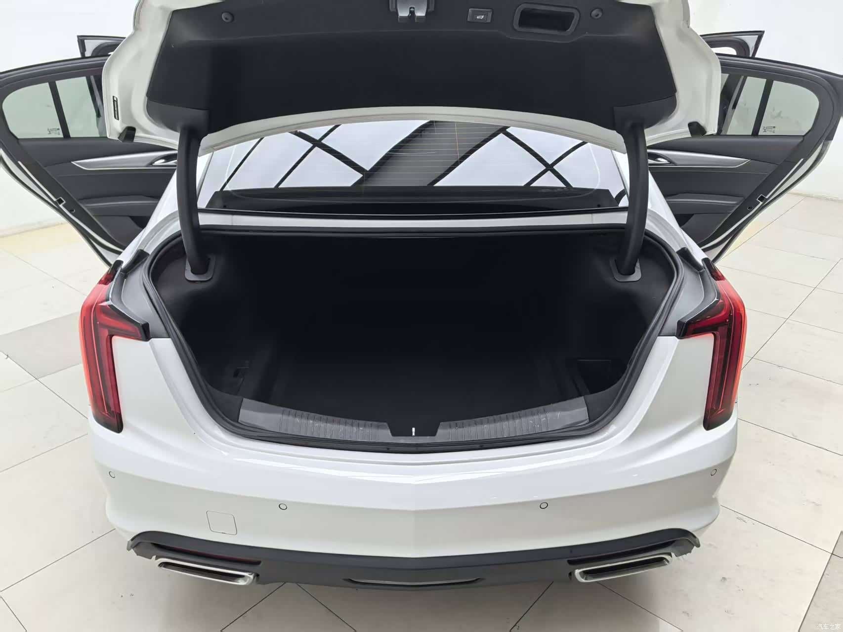 Cadillac CT5, 2022 11