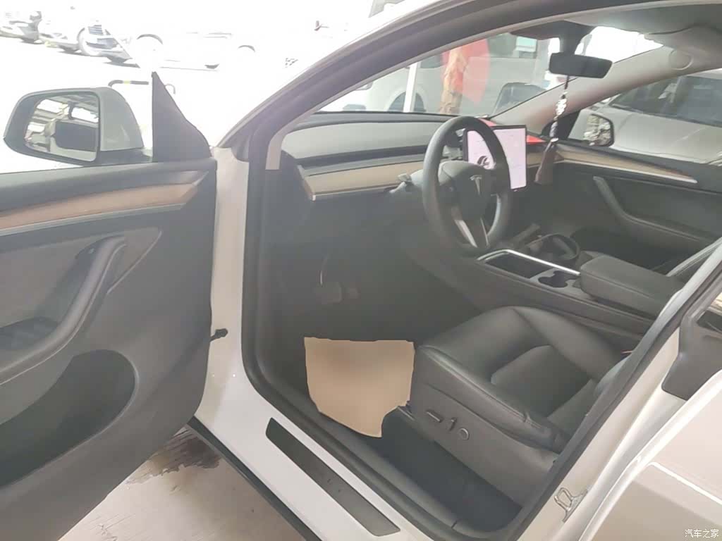 Tesla Model Y, 2021 16