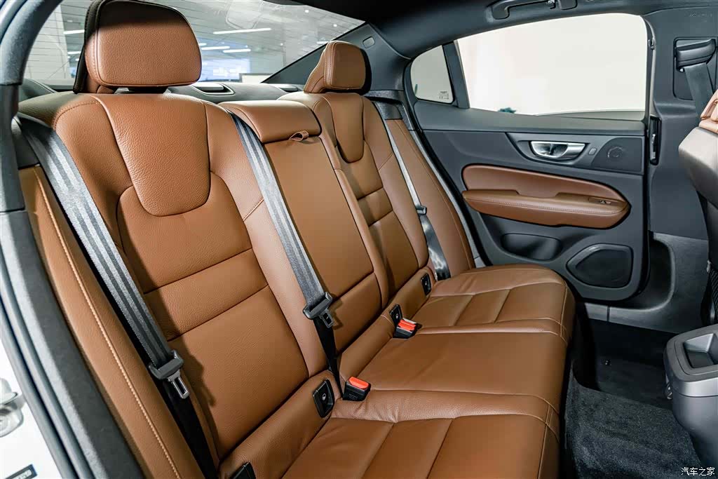 Volvo S60, 2024 22