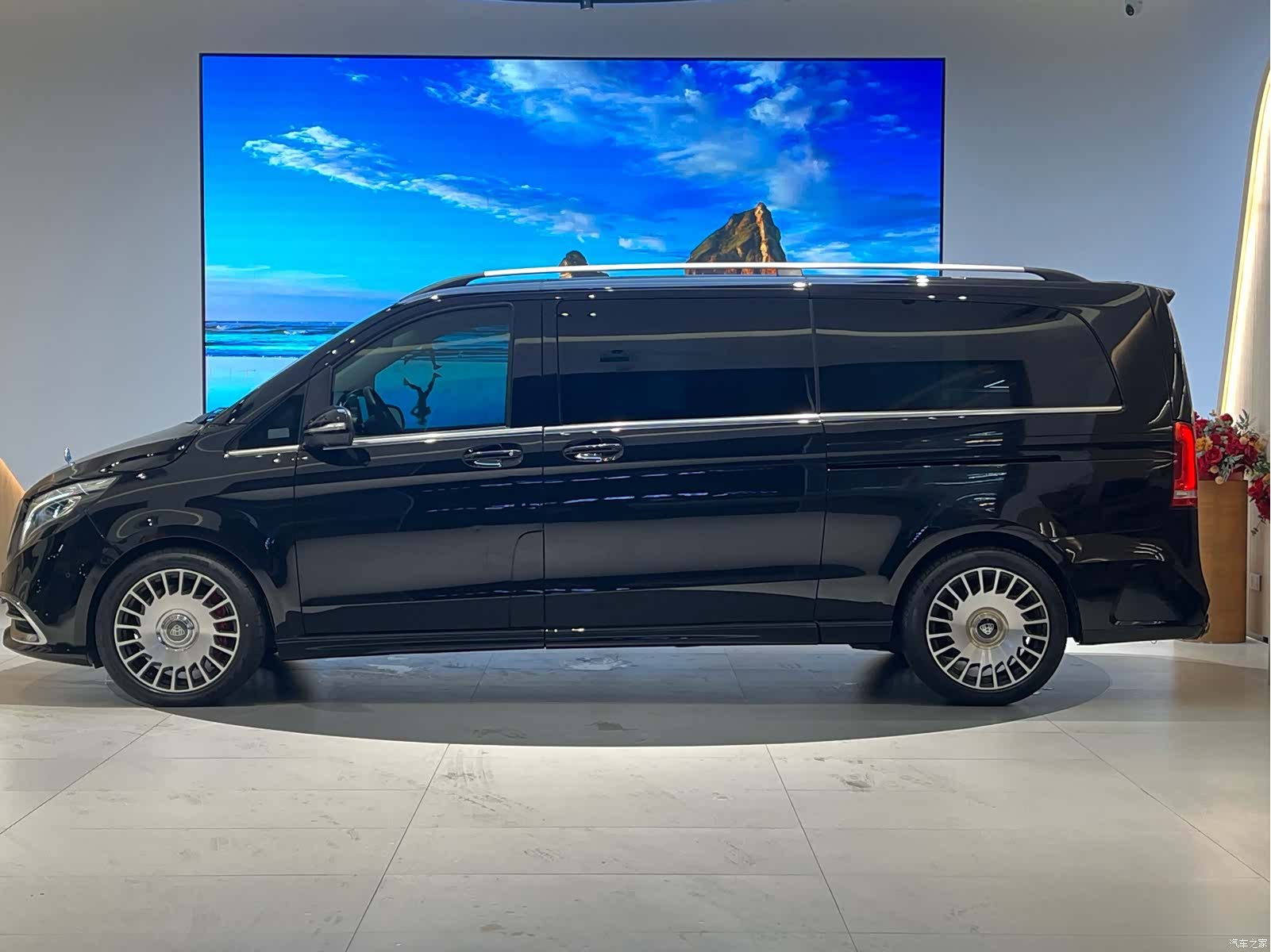 Mercedes-Benz V-Class, 2021 3