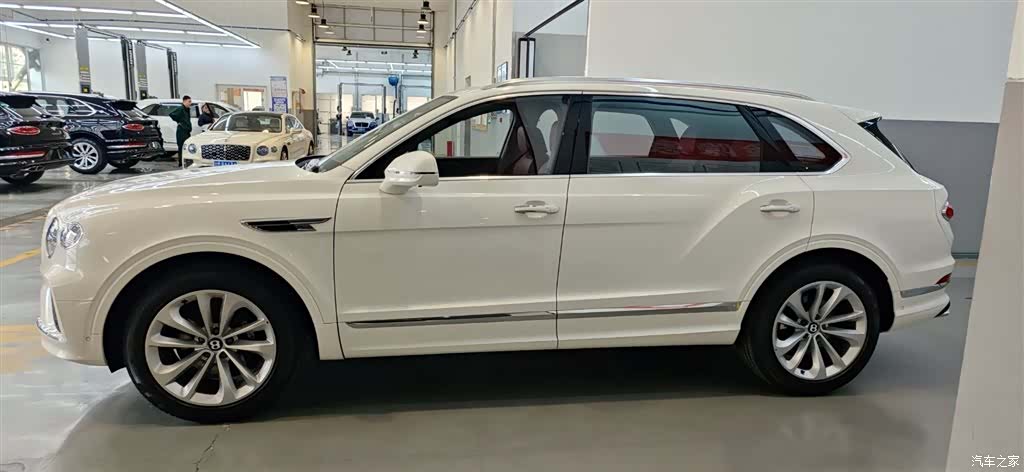 Bentley Bentayga, 2025 2