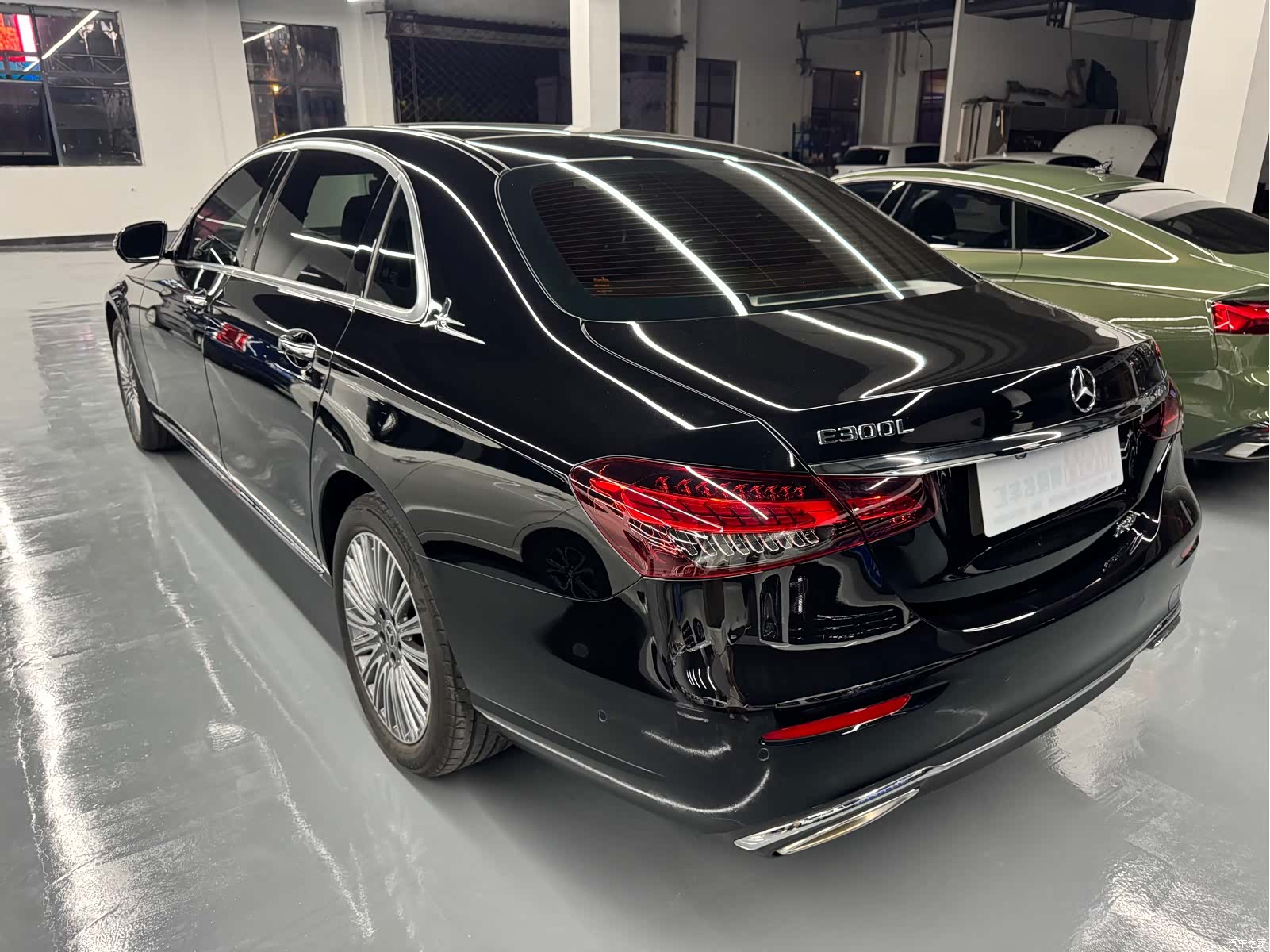 Mercedes-Benz E-Class, 2023 11