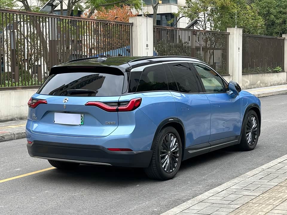 NIO ES8